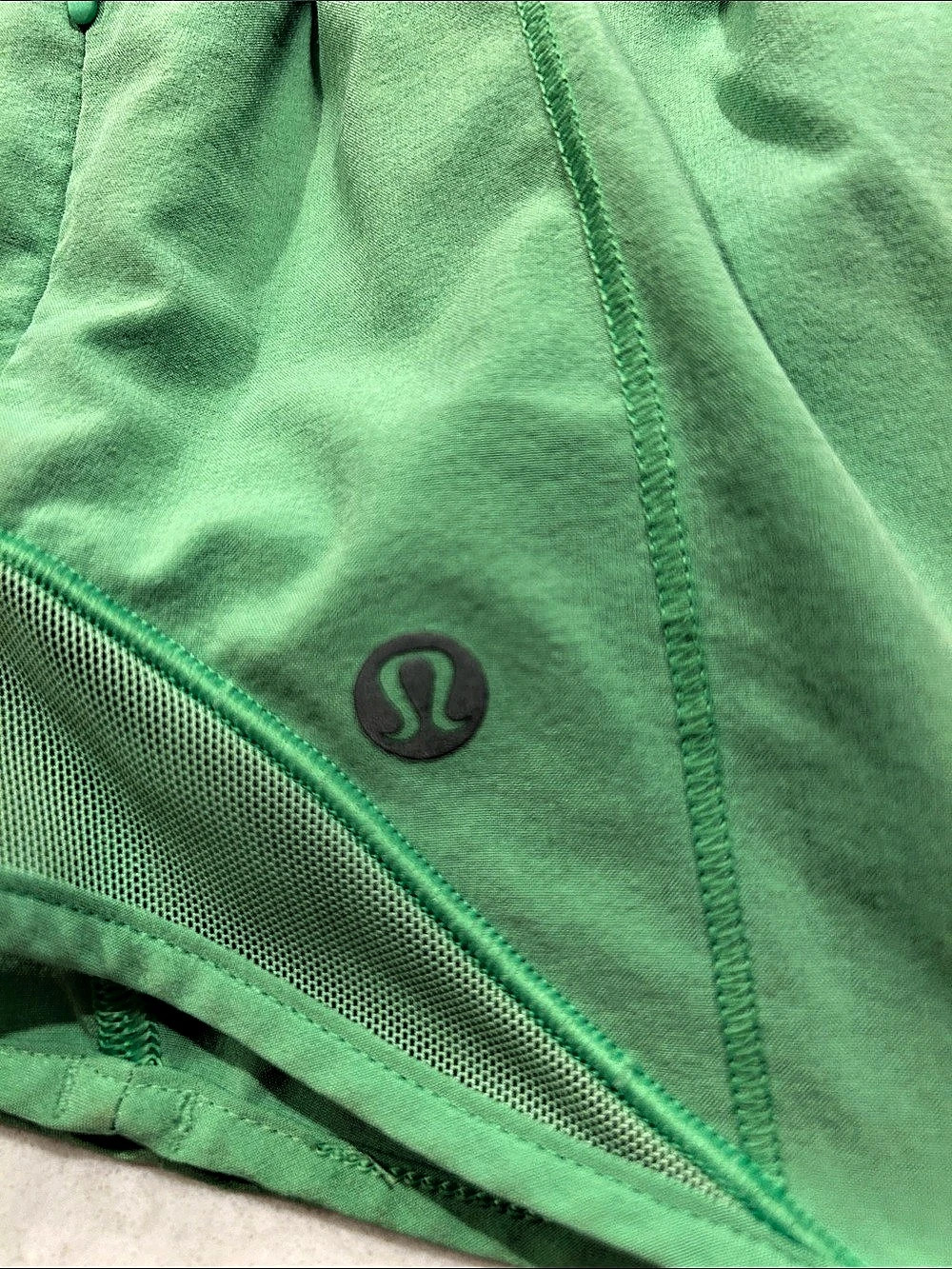 lululemon Hotty Hot shorts, green, size 2 - Picture 3 of 7